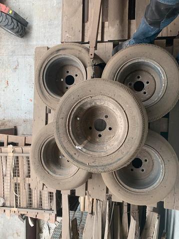 Banden 5 stuks beschikbaar voor biedingen