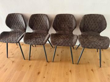 ZEER MOOIE SET VAN 4 STOELEN IN NIEUWSTAAT!!!! beschikbaar voor biedingen