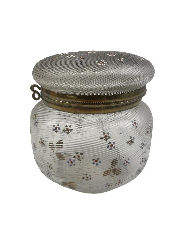 Bonbonnière ancienne en verre émaillé – Décor de fleurs, Antiquités & Art, Antiquités | Verre & Cristal, Enlèvement ou Envoi