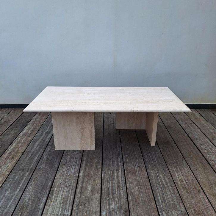 Table basse rectangulaire en travertin Italien vintage, Maison & Meubles, Tables | Tables de salon, Rectangulaire, Enlèvement