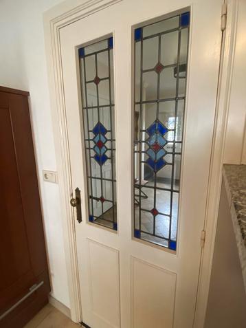 Houten deuren (3 stuks) met glas in lood beschikbaar voor biedingen