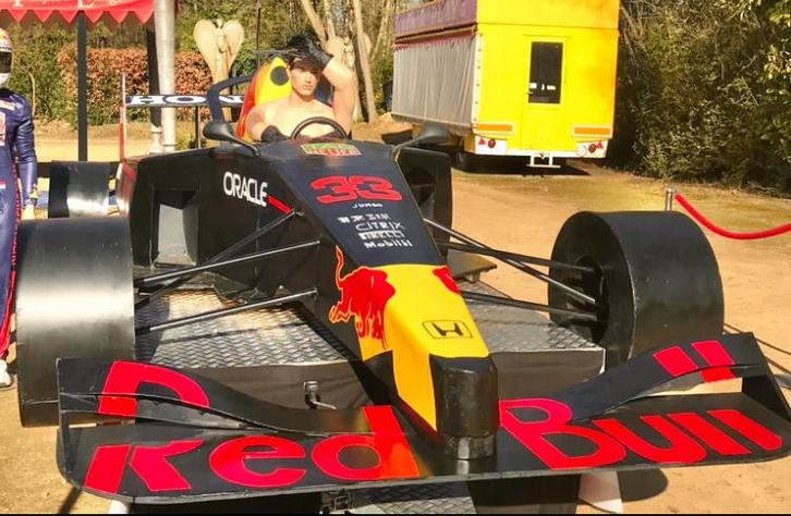 Formule 1 Raceauto L 5.30 x B 2.20m. Ware grootte in hout., Verzamelen, Automerken, Motoren en Formule 1, Zo goed als nieuw, Formule 1
