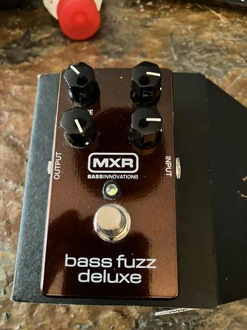 MXR bass fuzz deluxe beschikbaar voor biedingen