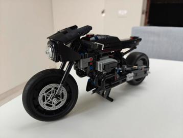 Lego Batman Technic Batcycle 42155, compleet beschikbaar voor biedingen