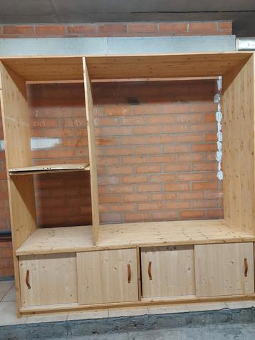 kast, voor jassen, schoenen, sportmateriaal, maxicosi, ...   beschikbaar voor biedingen