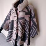 Mooie  trendy winterjas/poncho. Made in Italy!!!, Winterjas/cape, Verzenden, Zo goed als nieuw