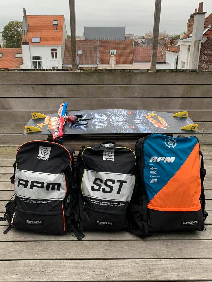 Pack: 3 kites + board + bar, Watersport en Boten, Kitesurfen, Zo goed als nieuw, Kitesurf-set, Ophalen