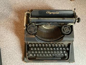Oude authentieke typemachine Olympia