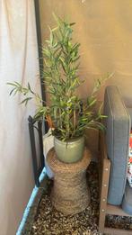 Rieten staander met kunstplant in pot, Ophalen of Verzenden, Zo goed als nieuw