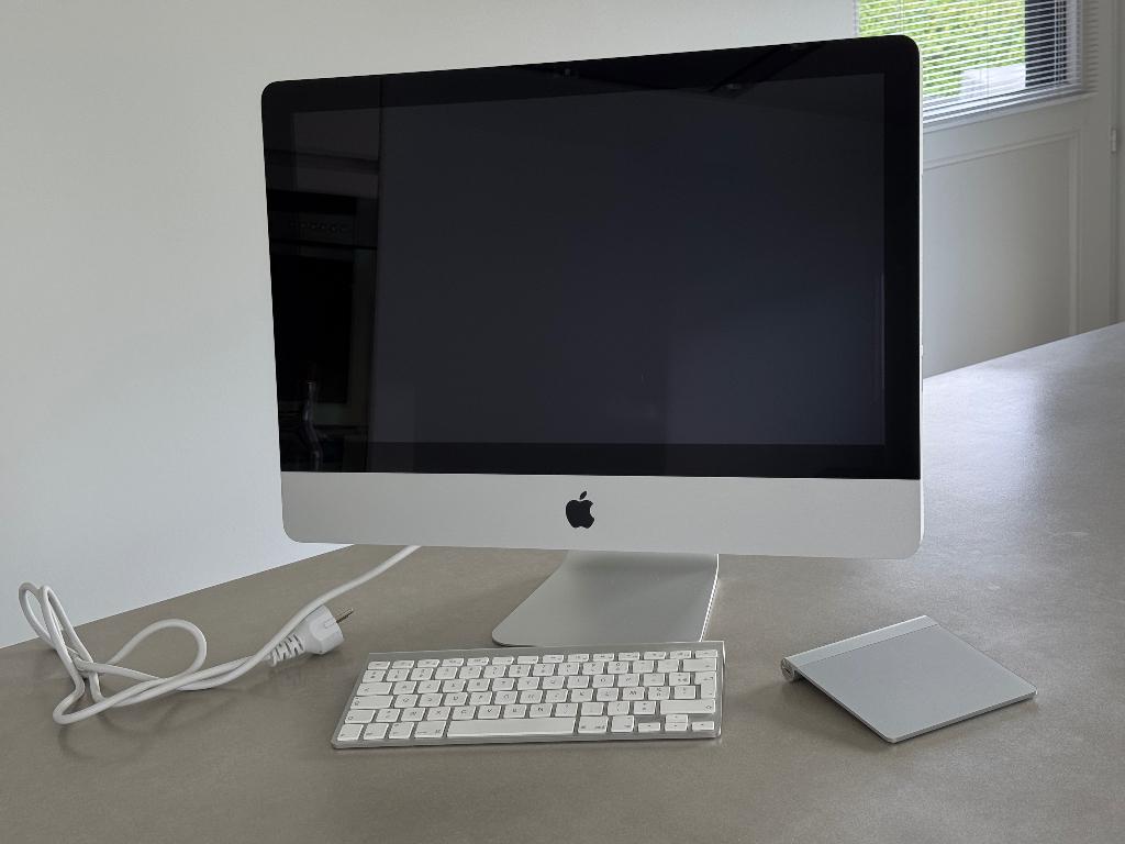 Apple iMac 21,5 inch, 2TB harde schijf en 8GB RAM, Computers en Software, Apple Desktops, Ophalen, Gebruikt, 2 tot 3 Ghz, IMac