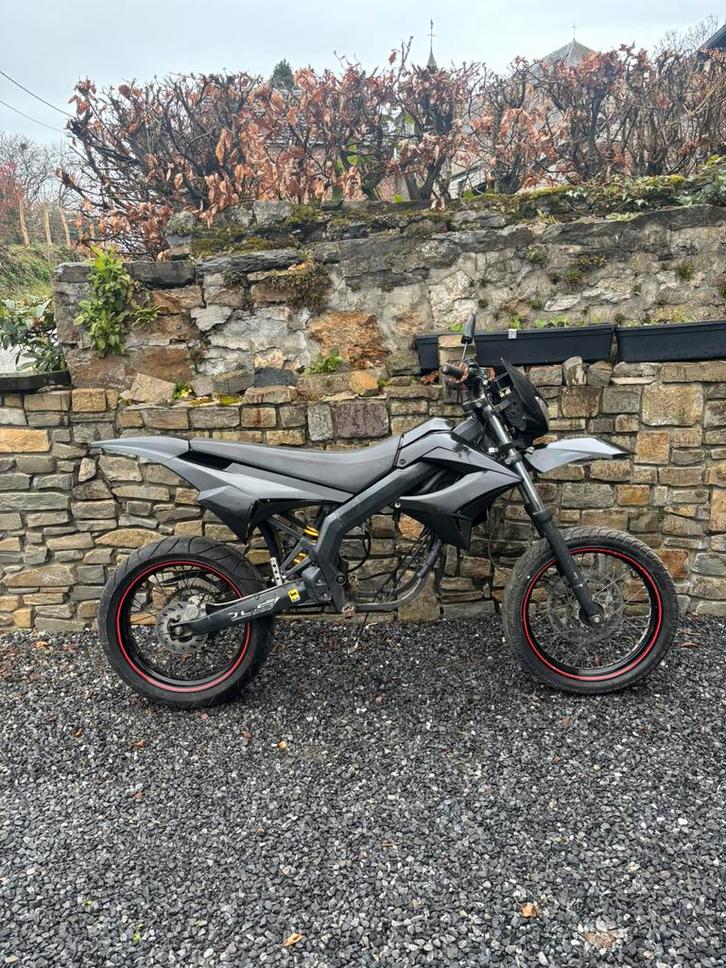 Moto derbi senda 50 de 2010 / gilera beta mrt sherco 50, Vélos & Vélomoteurs, Pièces de cyclomoteur | Général, Comme neuf, Enlèvement ou Envoi