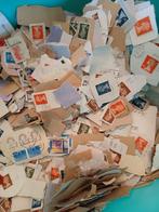 Vele postzegels in een krat plus boek, Ophalen