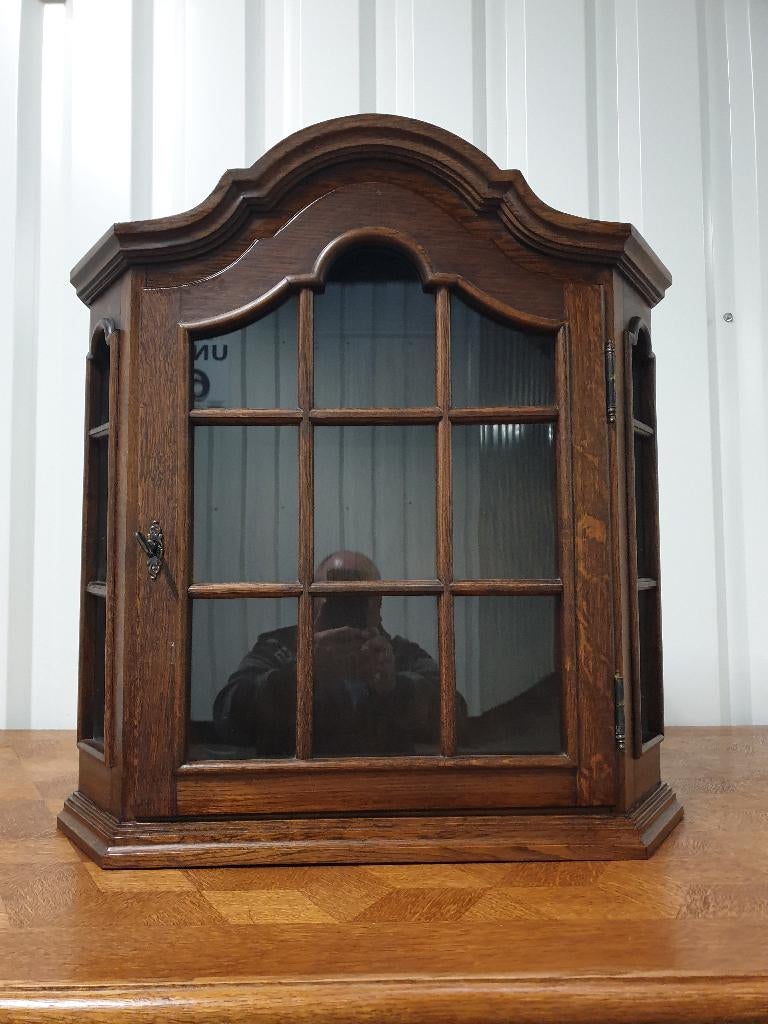 Eiken hangkastje. Het kan geleverd worden., Ophalen, Gebruikt, Eikenhout