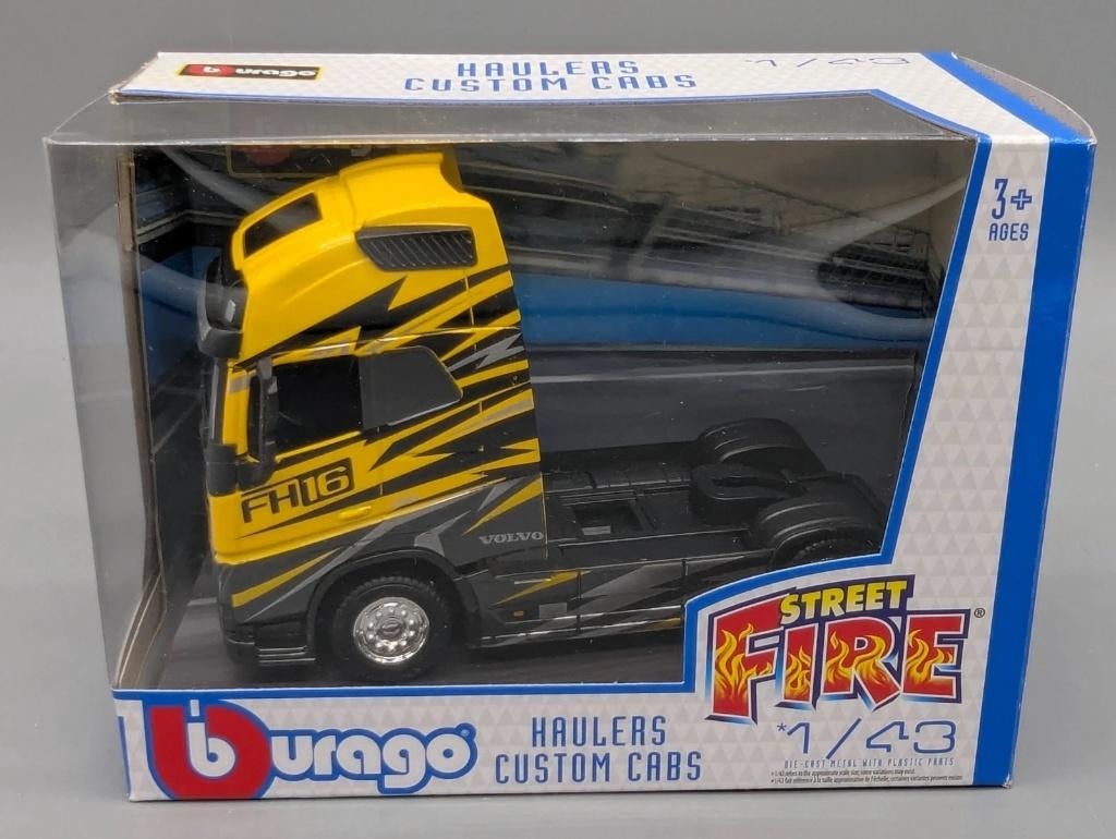 1:43 Bburago Volvo FH16 Globetrotter 750 Xxl custom cabs, Hobby en Vrije tijd, Modelauto's | 1:43, Zo goed als nieuw, Bus of Vrachtwagen