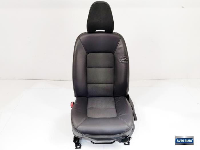 Siège gauche d'un Volvo XC70, Autos : Pièces & Accessoires, Habitacle & Garnissage, Volvo, Utilisé, 3 mois de garantie, Enlèvement ou Envoi
