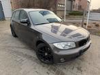 BMW 116i | Navi | Airco Stoelverwarming | Trekhaak | Gekeurd, Auto's, BMW, Zwart, Bruin, 1600 cc, Bedrijf