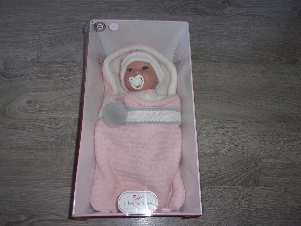 SPLINTERNIEUWE levensechte baby pop in doos.., Ophalen of Verzenden, Nieuw, Babypop