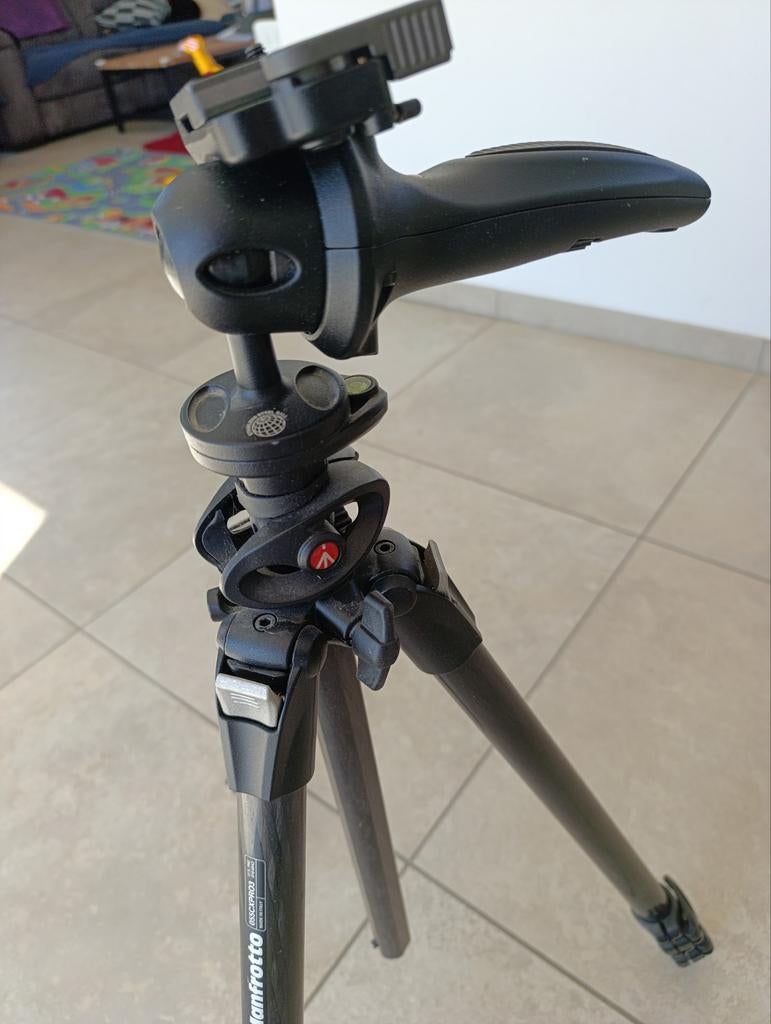 Trépied Manfrotto, TV, Hi-fi & Vidéo, Enlèvement, Trépied