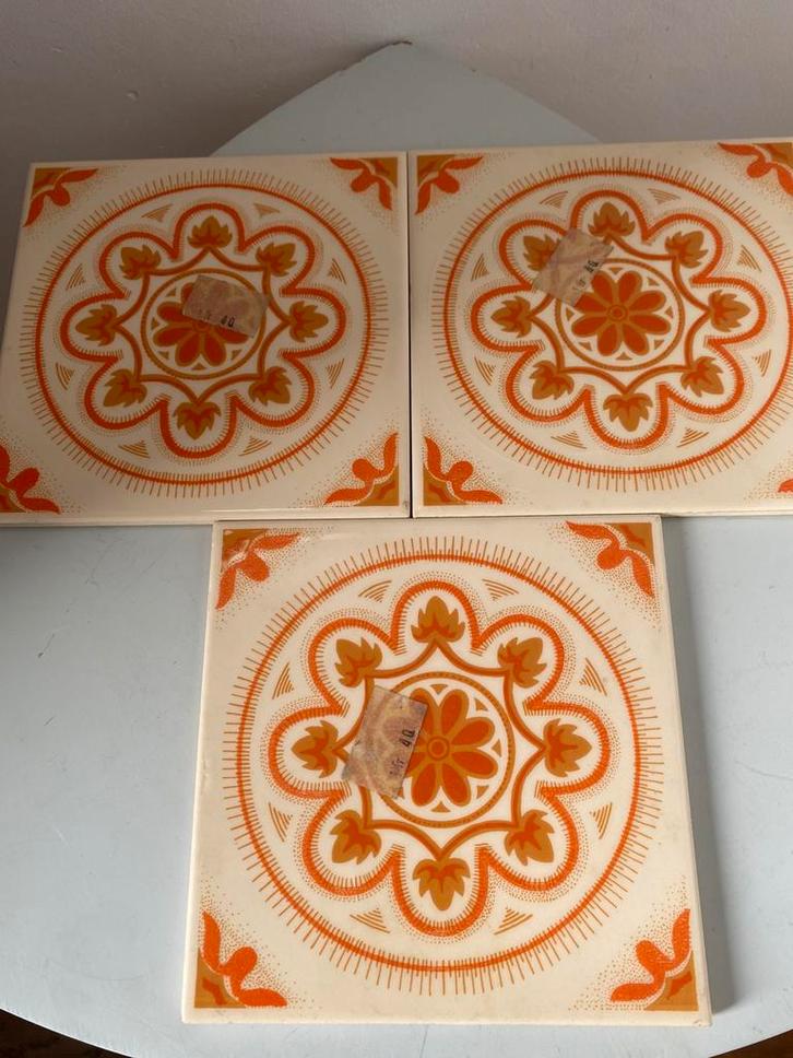 Vintage tegel, Antiek en Kunst, Antiek | Keramiek en Aardewerk, Ophalen of Verzenden
