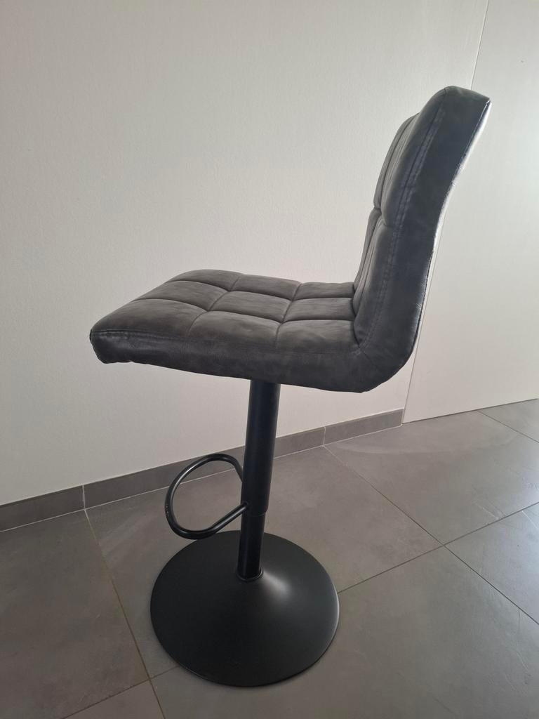 Barstoel in goede staat., Ophalen, In hoogte verstelbaar