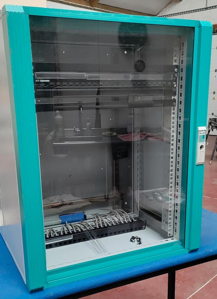 Serverkast behuizingskast Rittal = 100 EUR, Computers en Software, Serverkasten, Ophalen