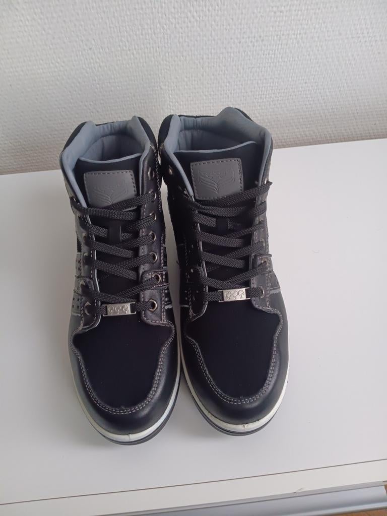 Chaussures de sécurité  Travail job étudiant. Taille 39, Enlèvement ou Envoi