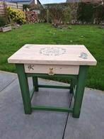 Petite table relookée, bout de canapé,  chevet, Enlèvement, Bois