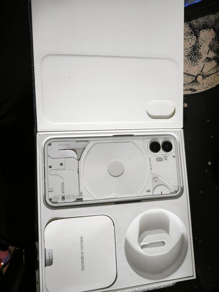 Nothing phone 2, Telecommunicatie, Ophalen