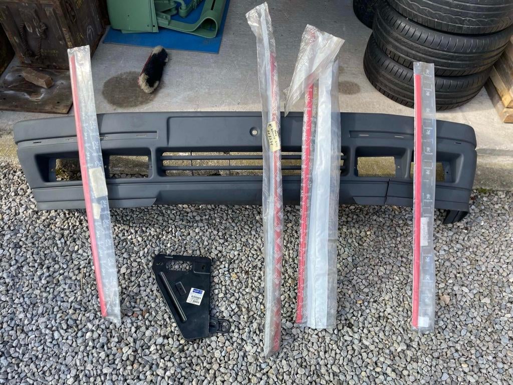 Pare-chocs avant Peugeot 309 GTI, Neuf, Pare-chocs, Enlèvement, Avant