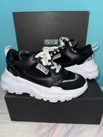 Versace, Kleding | Dames, Schoenen, Zwart, Ophalen of Verzenden, Zo goed als nieuw, Sneakers