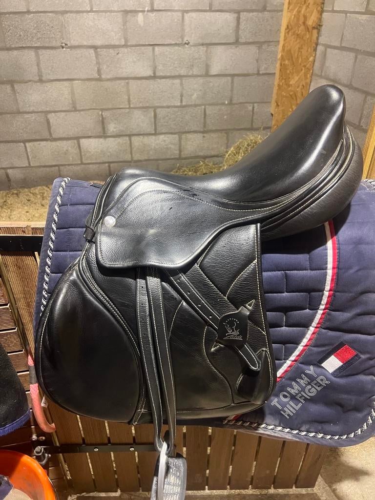 Selle d’obstacle zaldi, Dieren en Toebehoren, Paarden en Pony's | Zadels, Ophalen of Verzenden, Zo goed als nieuw, Dressuur