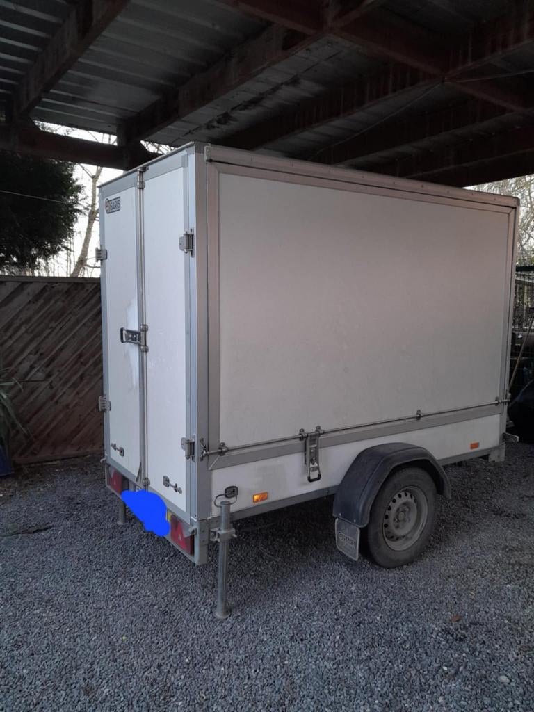 Remorque 750kg fermée