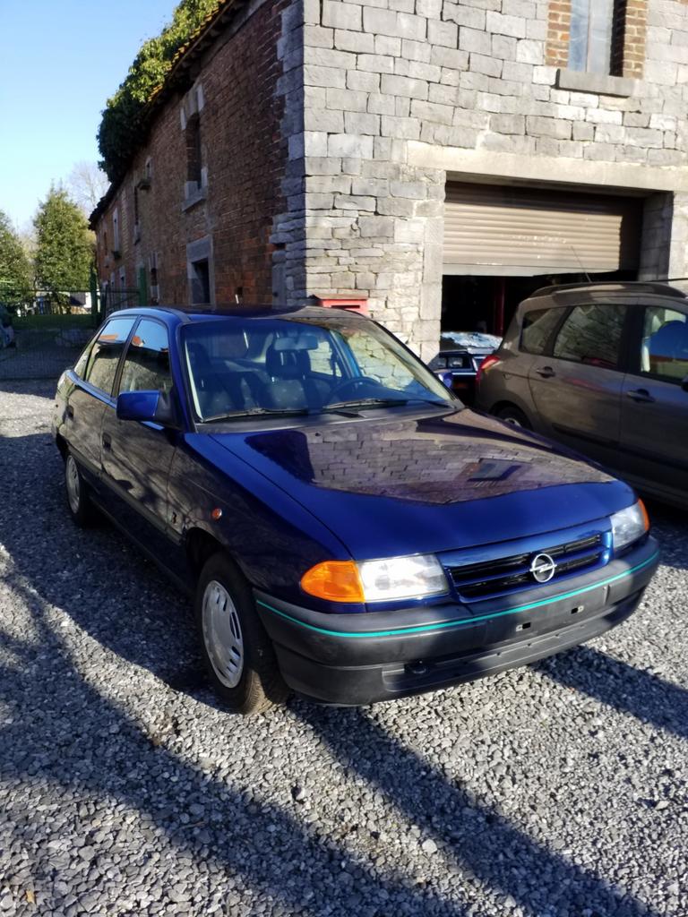 opel astra bleu oldtimer, Auto's, Opel, Particulier, Astra, Blauw, Blauw