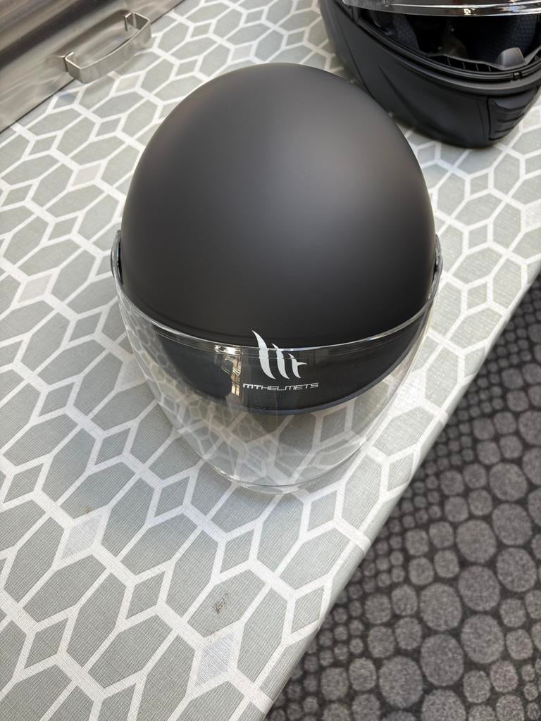 Splinternieuwe motor helm, nooit gebruikt, Motoren, Kleding | Motorhelmen, Dames, Overige typen, Nieuw zonder kaartje, L