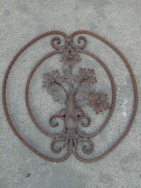 Halfrond smeedijzeren fronton voor wandmontage, 4 bloemen, Tuin en Terras, Tuinwanddecoratie, Nieuw, Ophalen of Verzenden