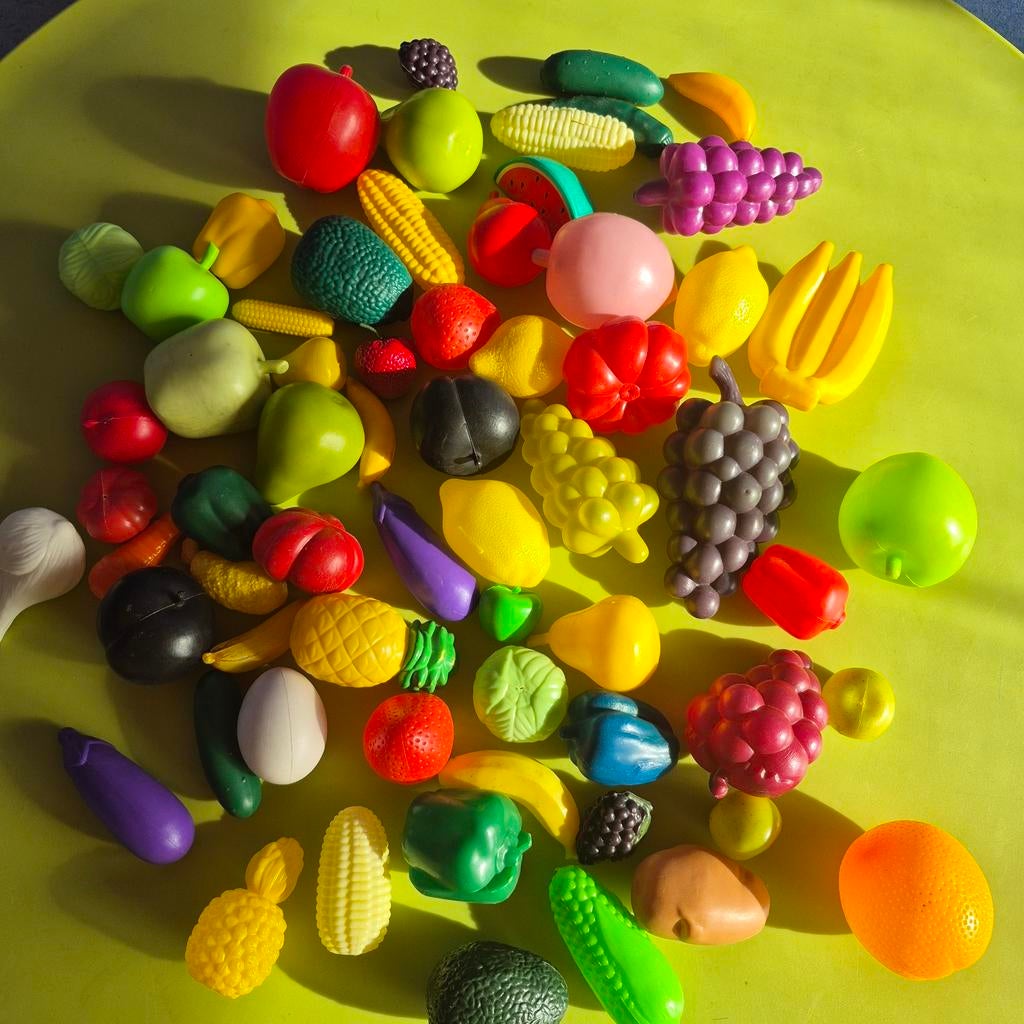 Plastic fruit, Ophalen