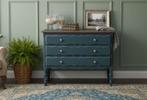 Commode vintage relookée bleu – bois massif – style campagne, Maison & Meubles, Armoires | Commodes, Enlèvement, Comme neuf