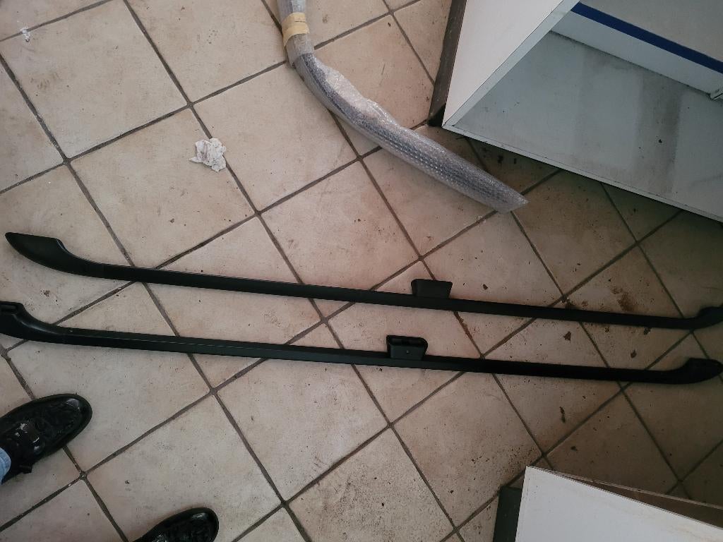Barres de toit longitudinales SKODA Forman neuves (NOS), Enlèvement, Neuf