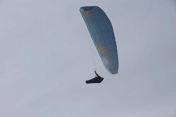 Selette parapente cocon Ozone BV1, Hobby & Loisirs créatifs, Hobby & Loisirs Autre, Utilisé, Enlèvement ou Envoi