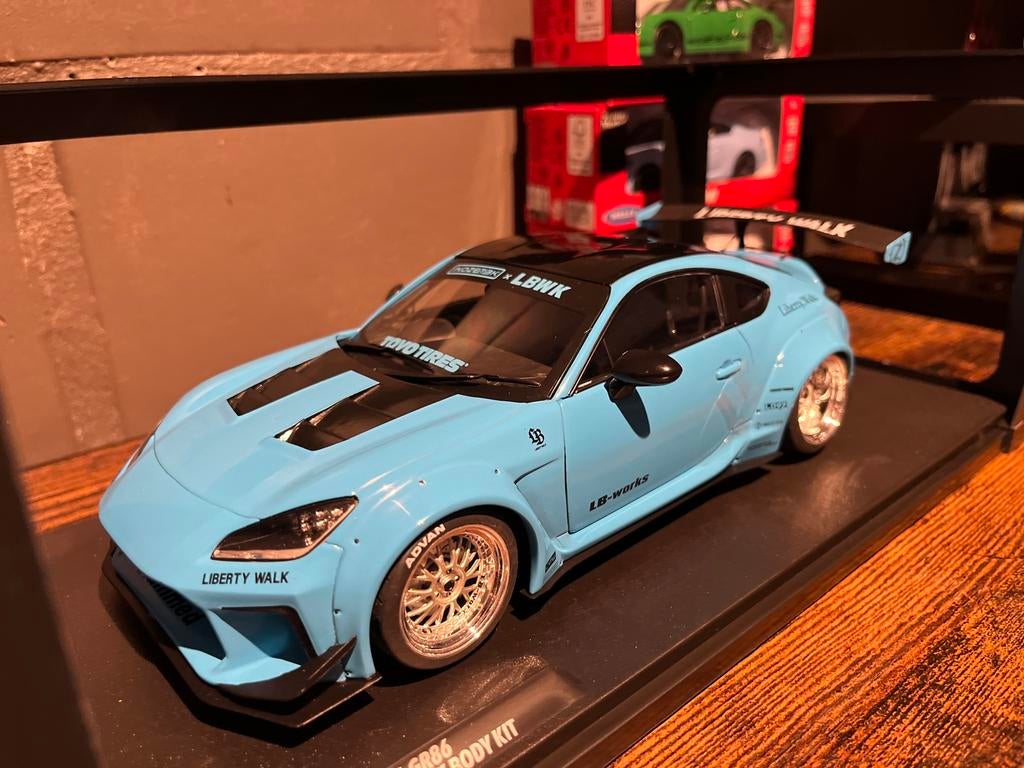 Liberty Walk Toyota GR86, Hobby & Loisirs créatifs, Voitures miniatures | 1:18, Enlèvement, Comme neuf, Solido
