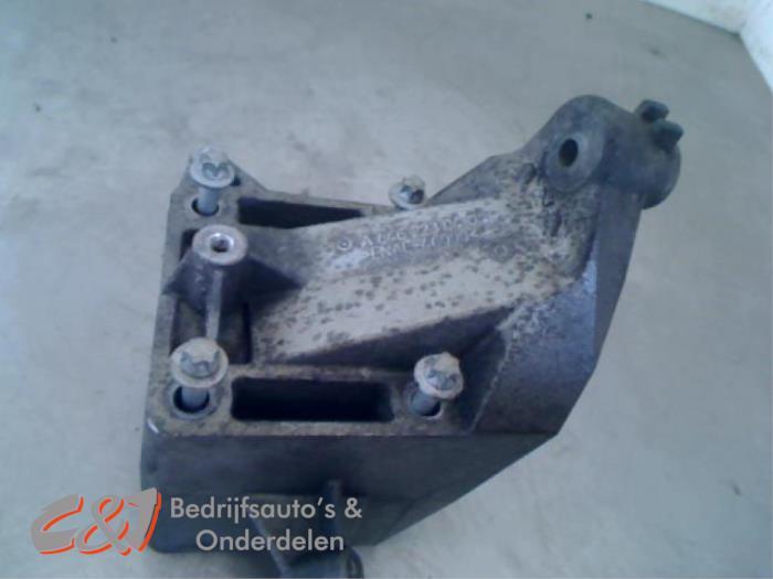 Support moteur d'un Mercedes Sprinter, Autos : Pièces & Accessoires, Suspension & Châssis, Mercedes-Benz, Utilisé, 3 mois de garantie