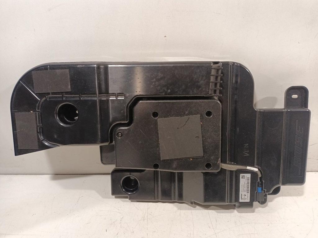 Subwoofer Renault Mégane, Auto diversen, Autoradio's, Ophalen of Verzenden