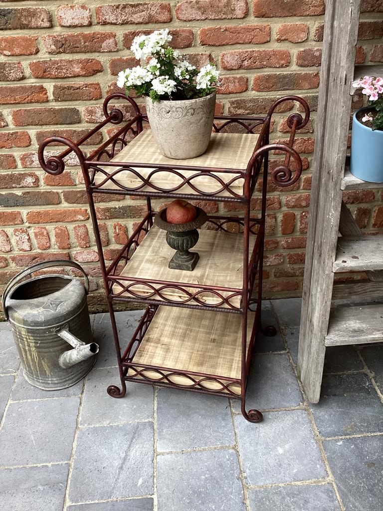 Gietijzeren rekje, Tuin en Terras, Ophalen, Zo goed als nieuw