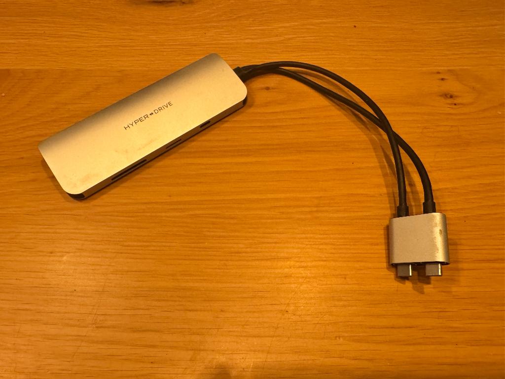 Hyper-Drive 10-in-1 HUB / mini-dock, Computers en Software, Dockingstations, Zo goed als nieuw, Docking station, Laptop, Ophalen of Verzenden