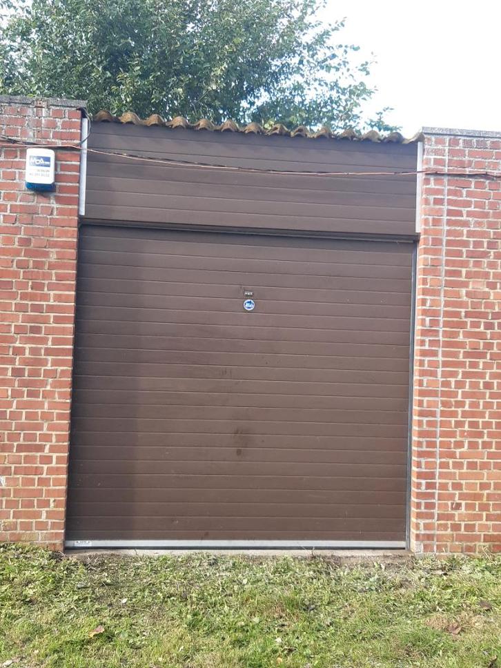 Garage à louer Trazegnies, Immo, Garages en Parkeerplaatsen, Provincie Henegouwen