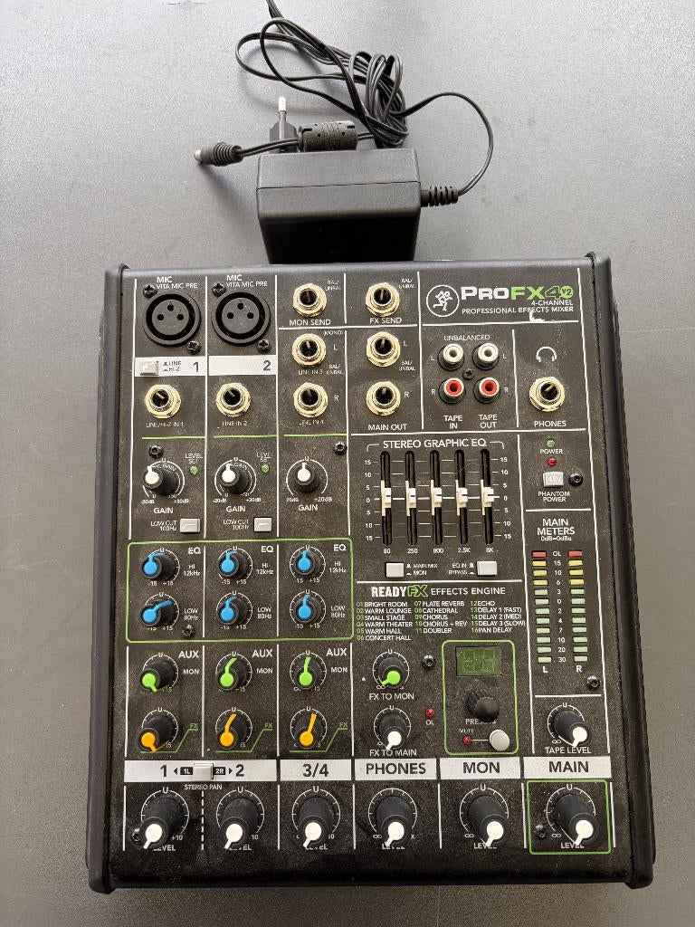 Mackie Pro FX4 v2, Musique & Instruments, Enlèvement, Comme neuf, Moins de 5 canaux, Entrée micro