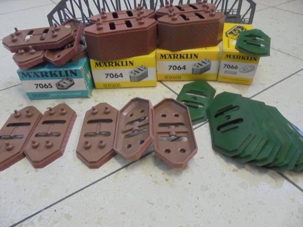 marklin 7064-7065-7066, Hobby en Vrije tijd, Wisselstroom, Gebruikt, Brug, Tunnel of Gebouw, Ophalen of Verzenden