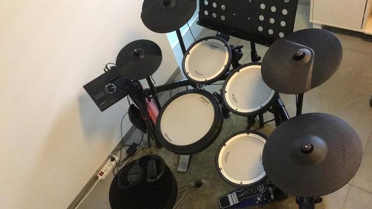 TD17 Roland (Bluetooth)met uitbreiding CY-13R en toebehoren., Muziek en Instrumenten, Drumstellen en Slagwerk, Zo goed als nieuw