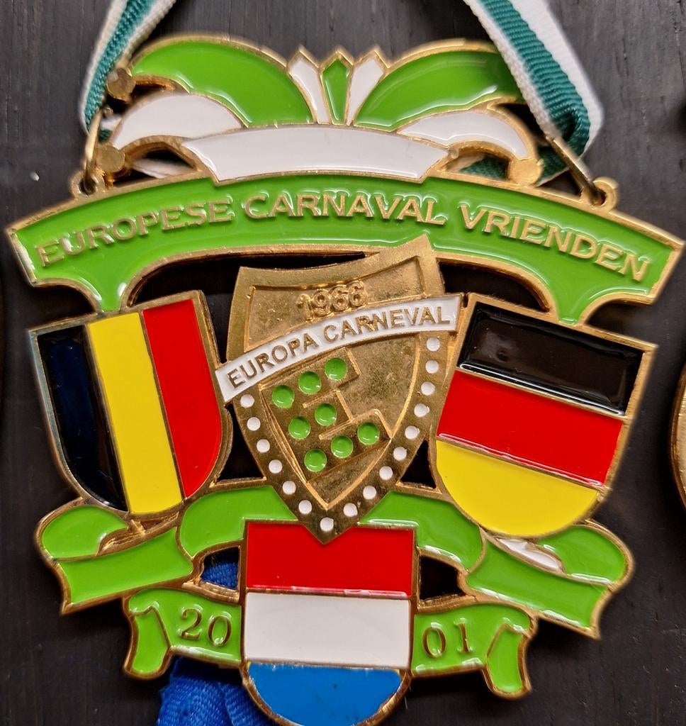 Europese carnaval vrienden, Collections, Broches, Pins & Badges, Enlèvement ou Envoi