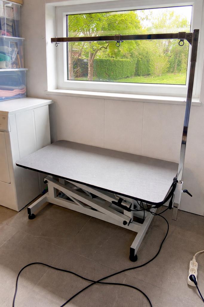 Groom X elektrische trimtafel hond, Ophalen, Zo goed als nieuw